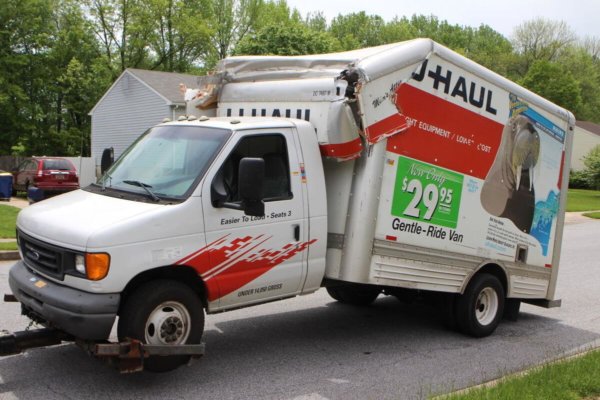 u haul accident